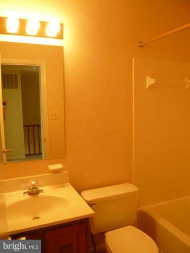 8605 Pin Oak Drive Springfield, VA 22153 - Photo 20 of 25 Bath #2