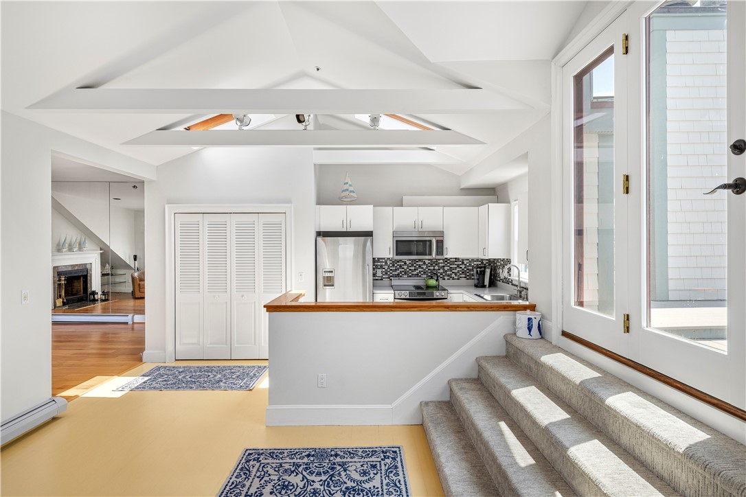 433 Thames Street, Unit E Newport, RI 02840 - Photo 6 of 49