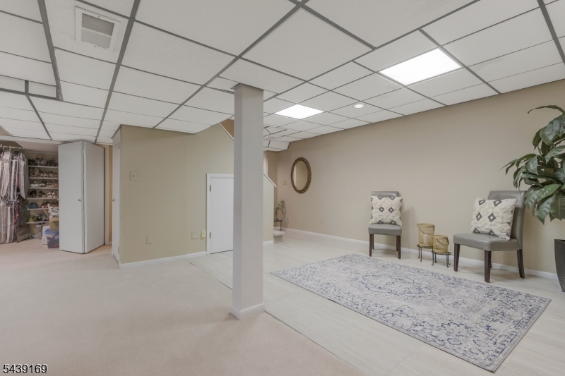 11 Hampton Court Bernards, NJ 07920 - Photo 20 of 30