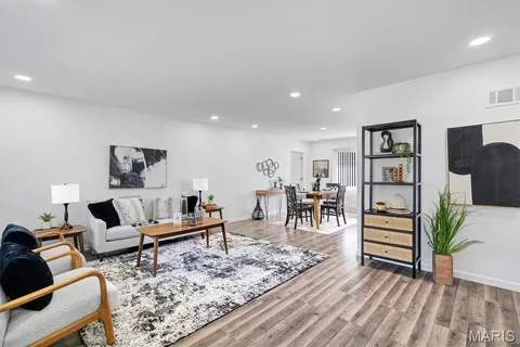 $380,000 | 2261 Eleanor Kay Drive, St. Louis, MO 63125