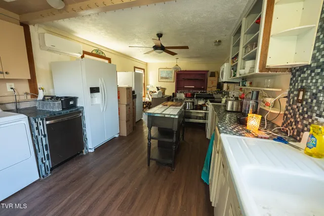 $499,000 | 9950 Chestnut Ridge Road, Eidson, TN 37731