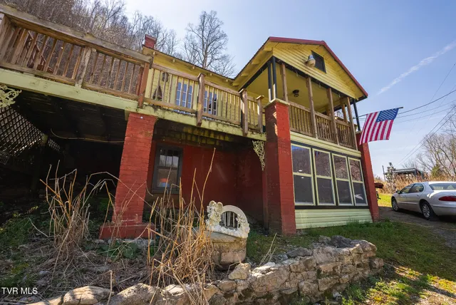 $499,000 | 9950 Chestnut Ridge Road, Eidson, TN 37731