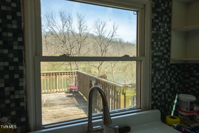 $499,000 | 9950 Chestnut Ridge Road, Eidson, TN 37731