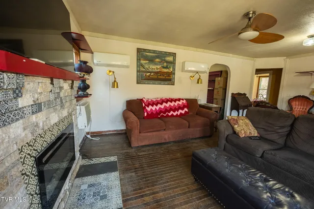 $499,000 | 9950 Chestnut Ridge Road, Eidson, TN 37731