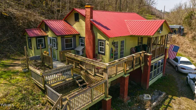 $499,000 | 9950 Chestnut Ridge Road, Eidson, TN 37731