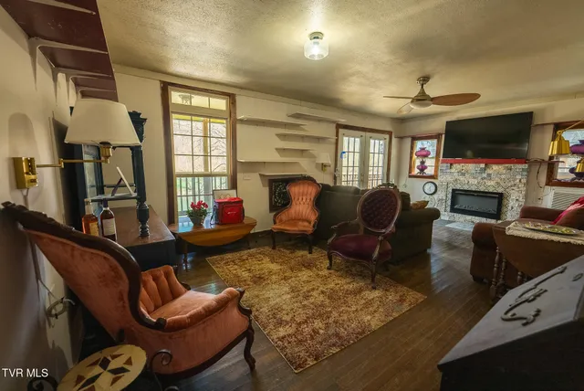 $499,000 | 9950 Chestnut Ridge Road, Eidson, TN 37731