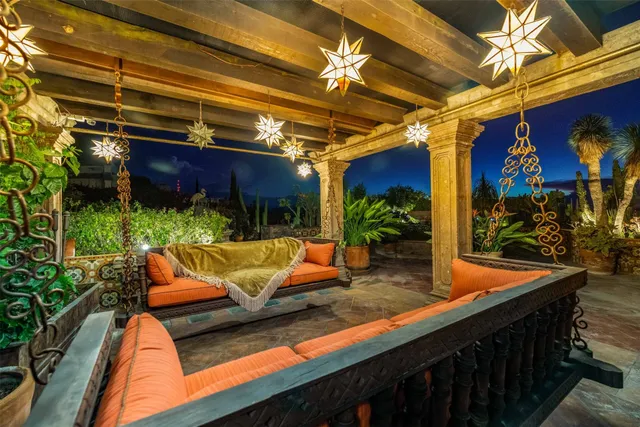 $2,450,000 | 15 Priv. Del Sol, Azle, Qro. 76020