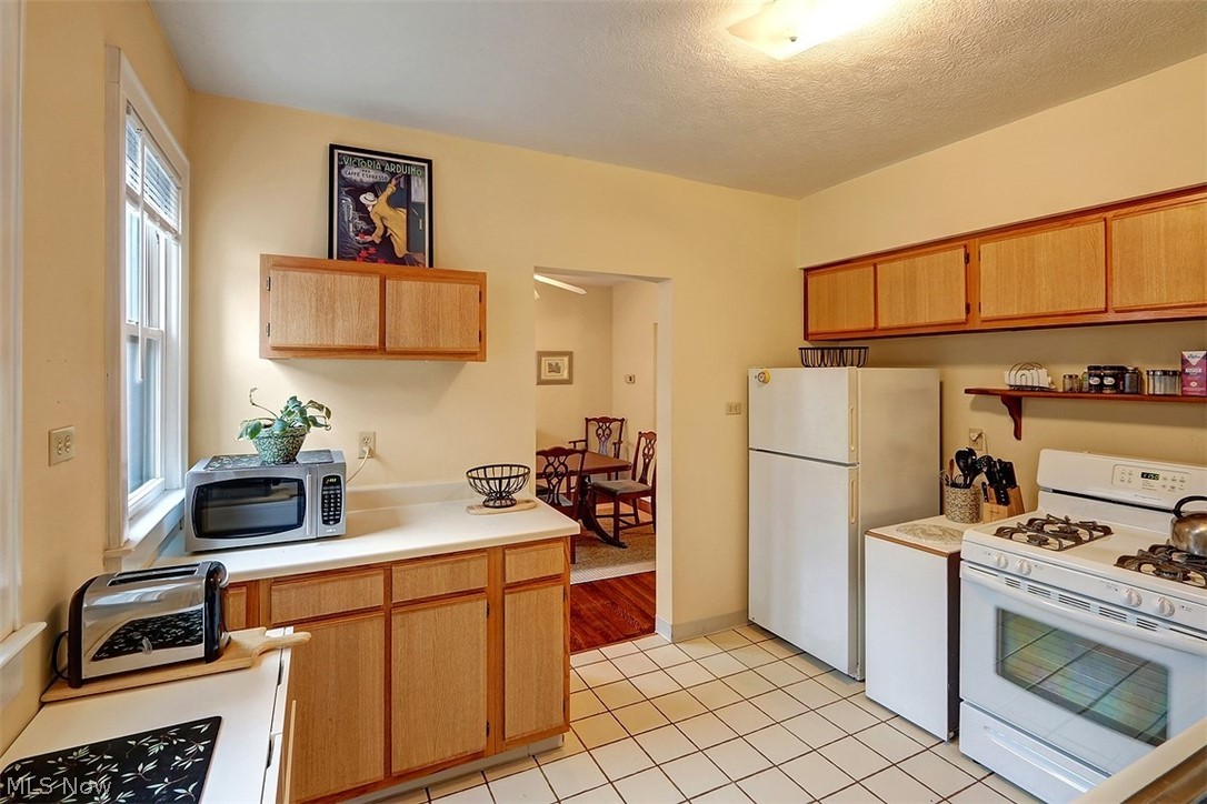 1741 Middlehurst Road Cleveland, OH 44118 - Photo 12 of 22 Gallery Image 12