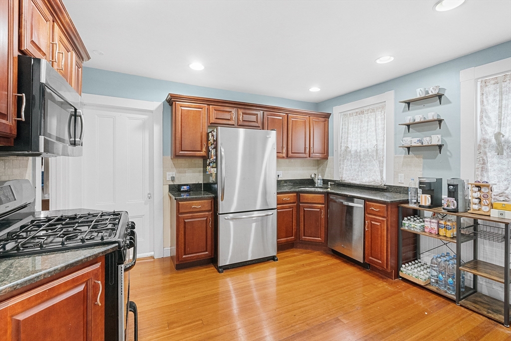 48 Eddy Street, Unit 48 Newton, MA 02465 - Photo 5 of 26