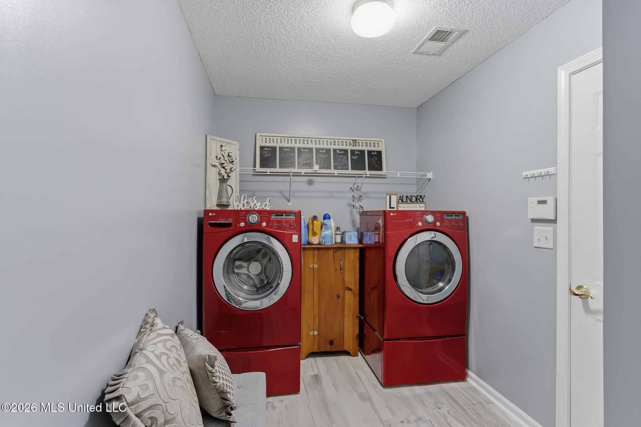 6289 Sandbourne West Olive Branch, MS 38654 - Photo 15 of 43 6289SandbourneEast_16