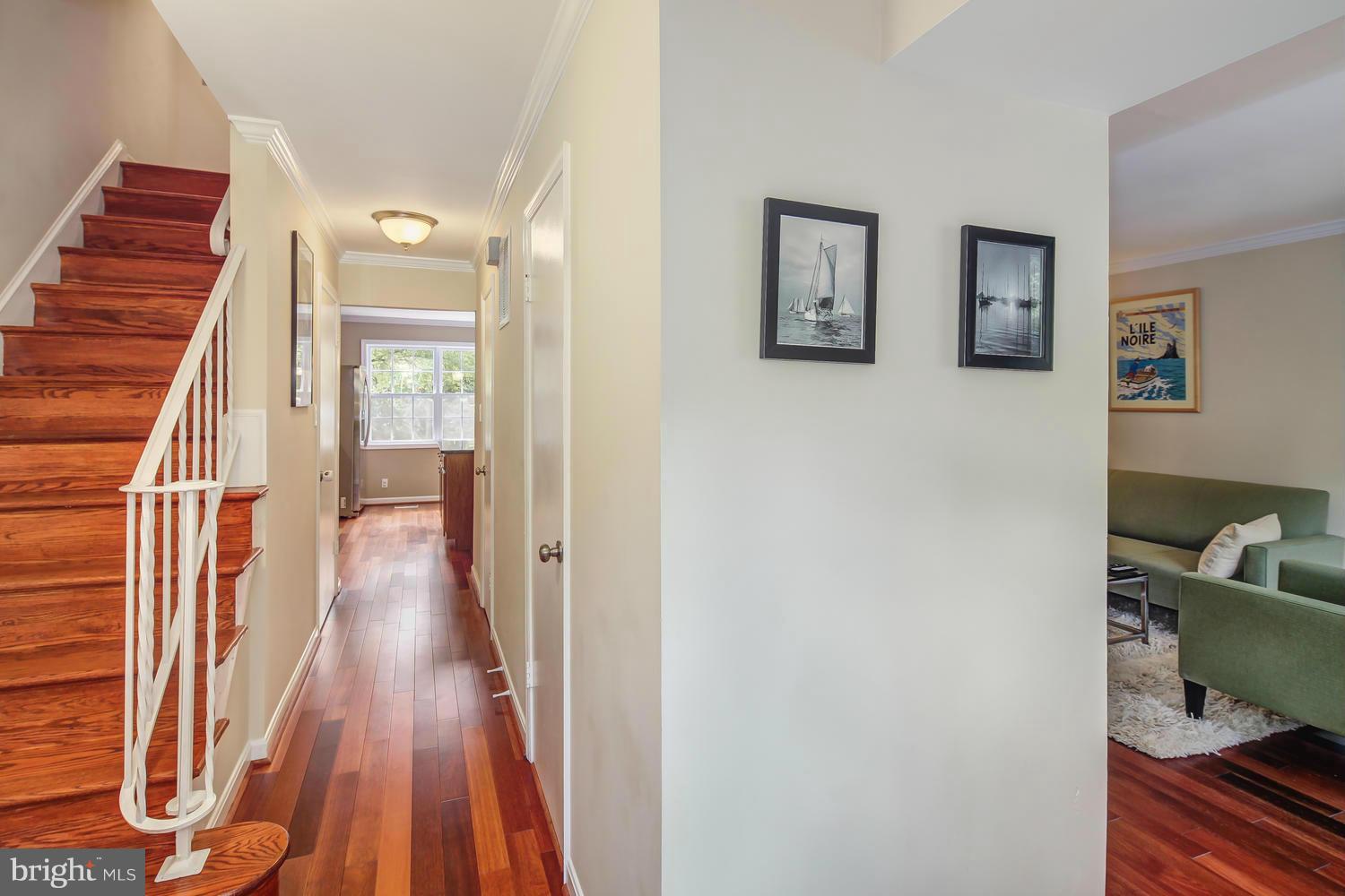 1828 Golf View Court Reston, VA 20190 - Photo 2 of 26 Interior (General)