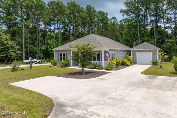 $2,000 | 1306 Old Folkstone Road, Sneads Ferry, NC 28460