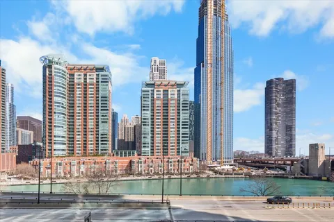 $550,000 | 420 East Waterside Drive, Unit 2303, Chicago, IL 60601