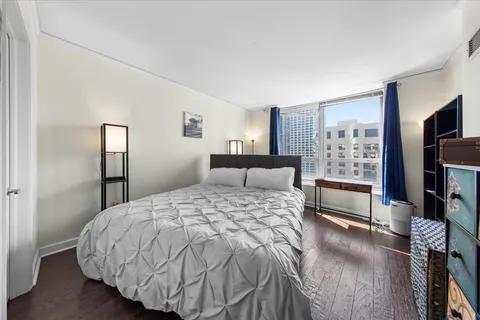 $550,000 | 420 East Waterside Drive, Unit 2303, Chicago, IL 60601
