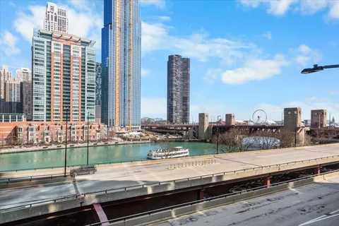 $550,000 | 420 East Waterside Drive, Unit 2303, Chicago, IL 60601