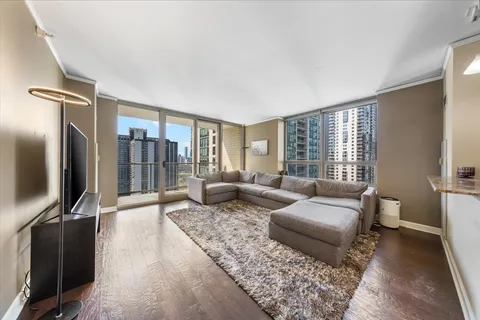 $550,000 | 420 East Waterside Drive, Unit 2303, Chicago, IL 60601