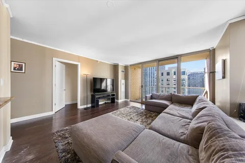 $550,000 | 420 East Waterside Drive, Unit 2303, Chicago, IL 60601