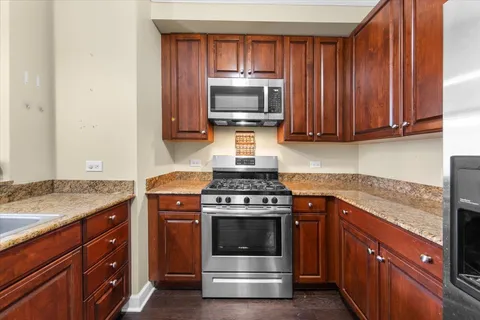 $550,000 | 420 East Waterside Drive, Unit 2303, Chicago, IL 60601