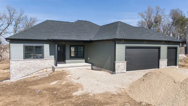 $499,900 | 2855 Deer Path Way, Beloit, WI 53511