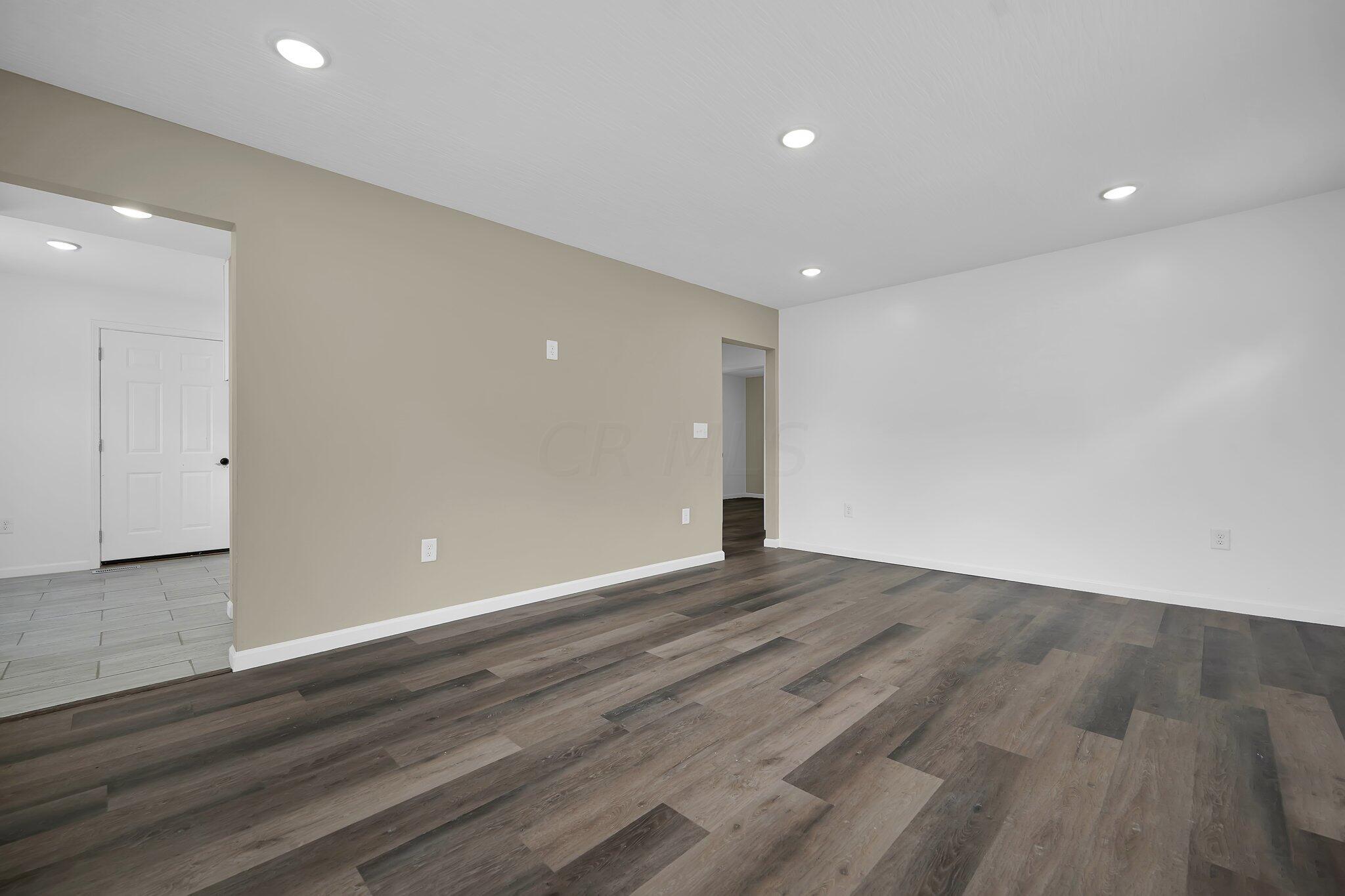 1711 Northridge Road Columbus, OH 43224 - Photo 5 of 24 5-web-or-mls-1711-northridge-rd