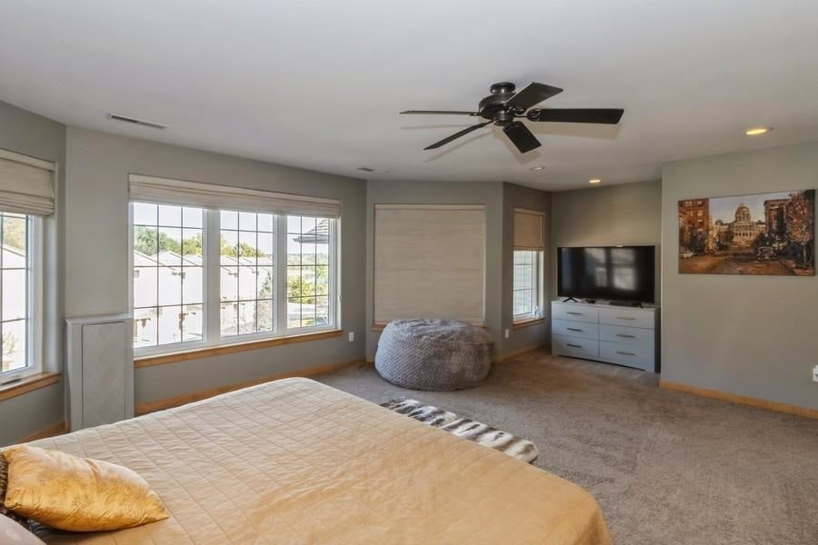235 Holiday Road, Unit 2 Coralville, IA 52241 - Photo 17 of 31 Gallery Image 17