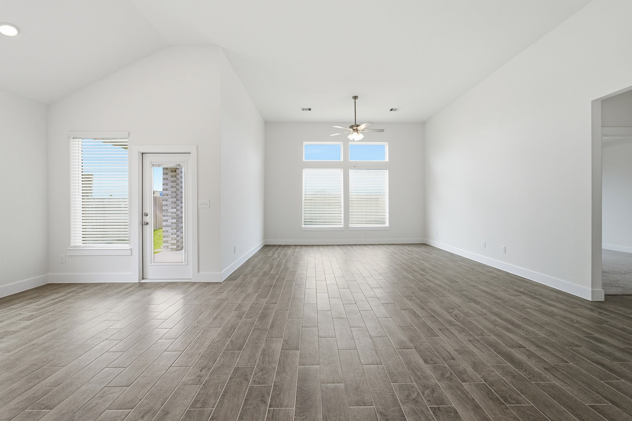 7902 Jasper Mdws Way Angleton, TX 77515 - Photo 15 of 25 Gallery Image 15