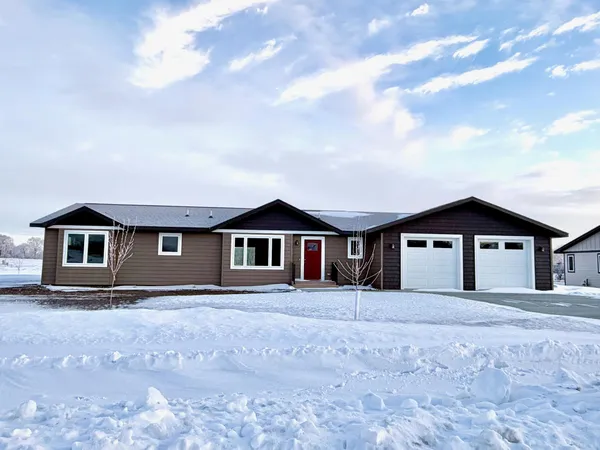 $479,900 | 352 Halfaday Drive, Sauk Centre, MN 56378