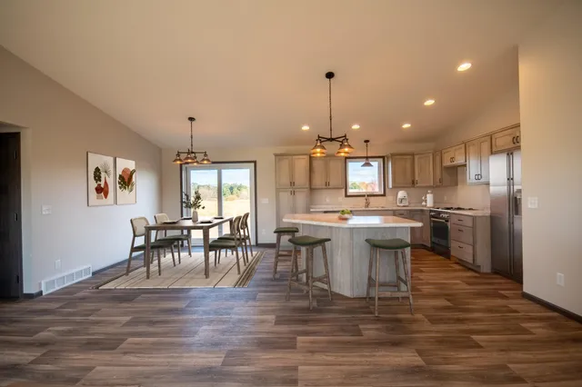 $479,900 | 352 Halfaday Drive, Sauk Centre, MN 56378