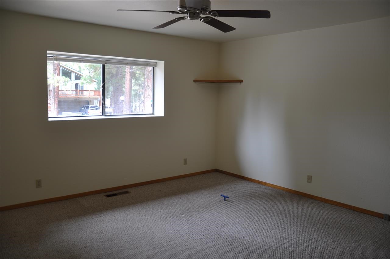 10893 Torrey Pine Road Truckee, CA 96161 - Photo 11 of 14 Gallery Image 11