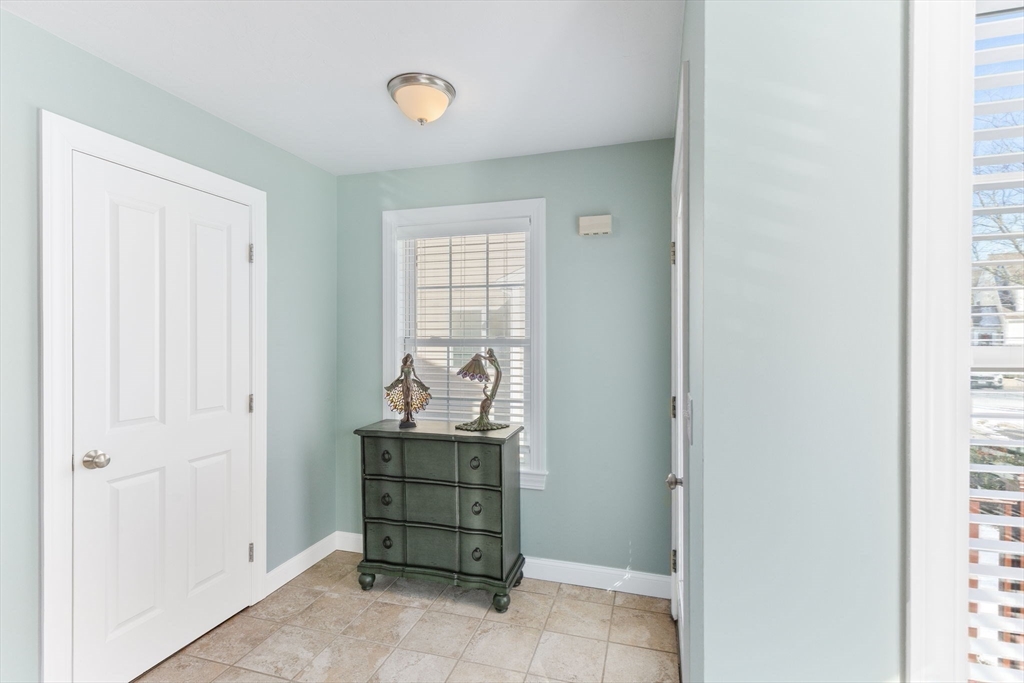 3 Carleton Street, Unit 3 Wareham, MA 02558 - Photo 20 of 41