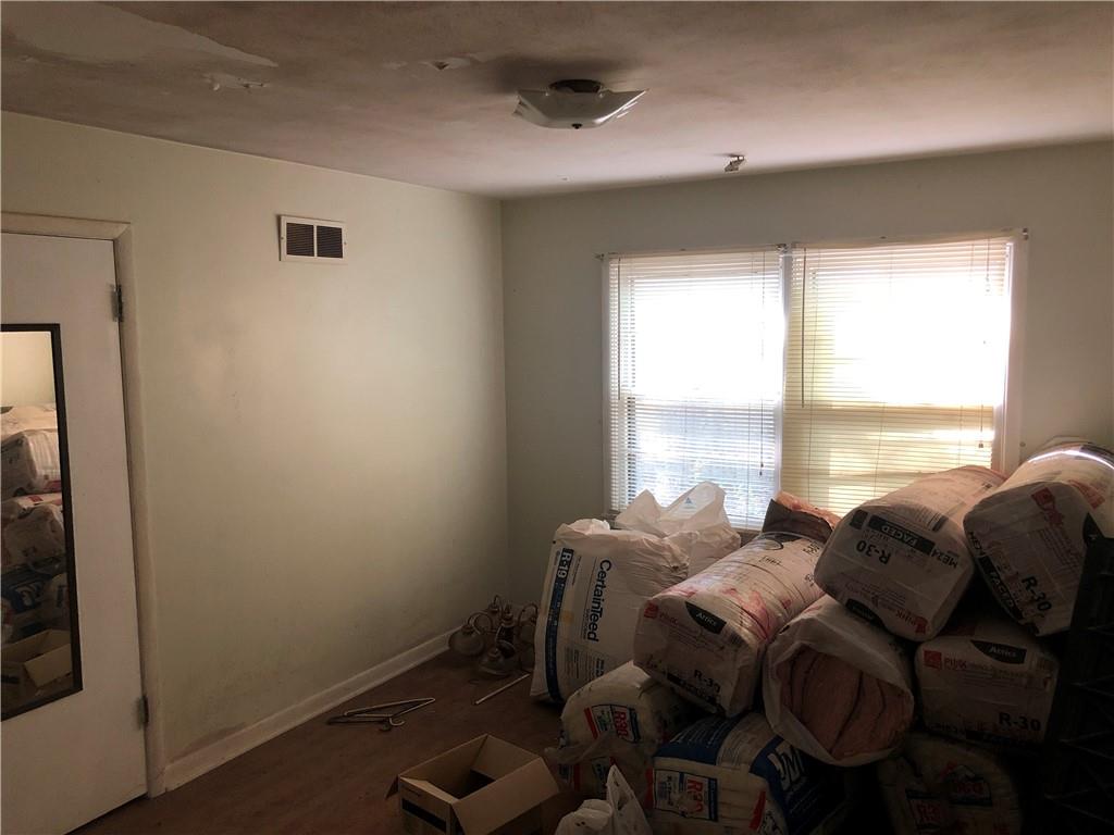 7126 Spring Mill Road Indianapolis, IN 46260 - Photo 12 of 24 Gallery Image 12