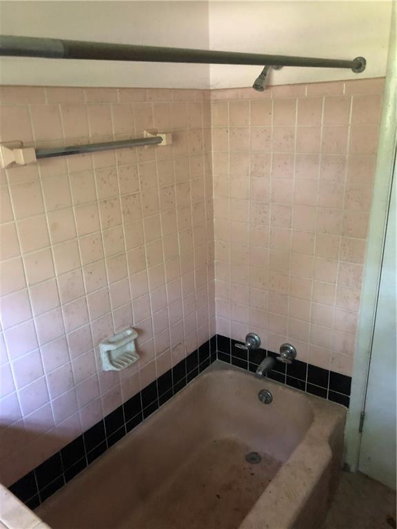 7126 Spring Mill Road Indianapolis, IN 46260 - Photo 15 of 24 Gallery Image 15