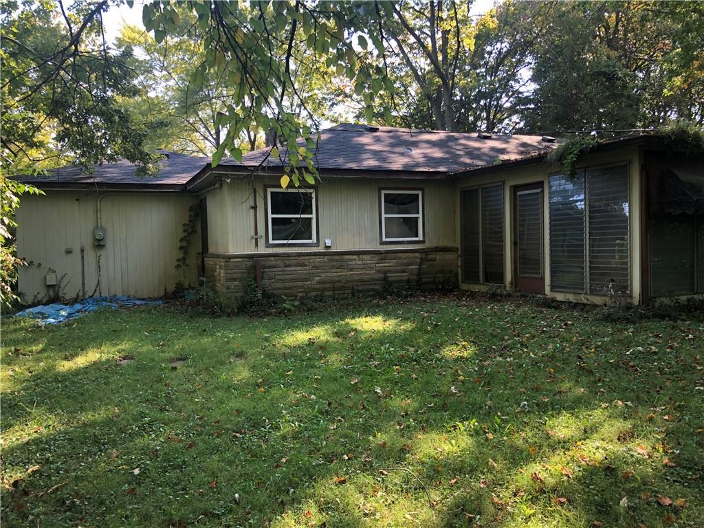 7126 Spring Mill Road Indianapolis, IN 46260 - Photo 17 of 24 Gallery Image 17