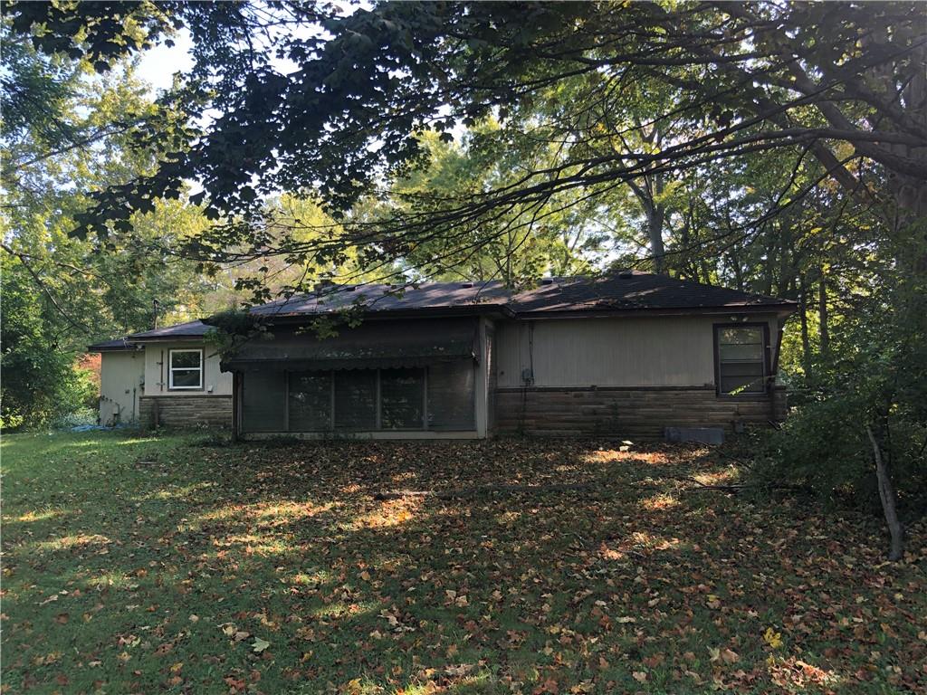 7126 Spring Mill Road Indianapolis, IN 46260 - Photo 20 of 24 Gallery Image 20