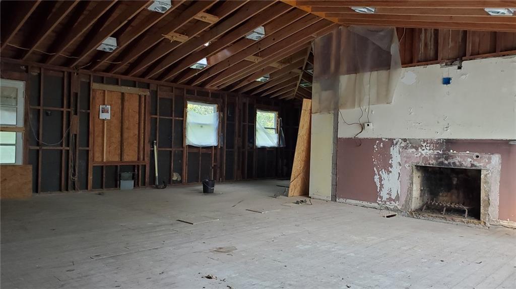 7126 Spring Mill Road Indianapolis, IN 46260 - Photo 3 of 24 Gallery Image 3