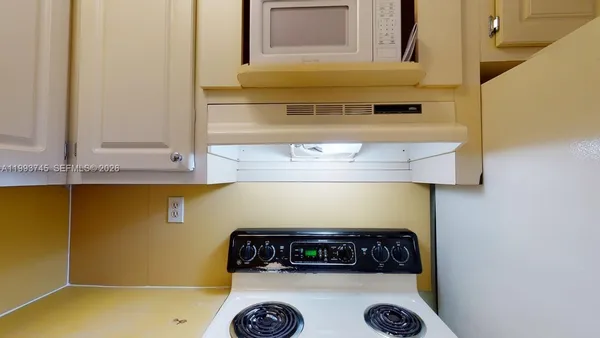 $1,850 | 1955 Northeast 135th Street, Unit 301, North Miami, FL 33181