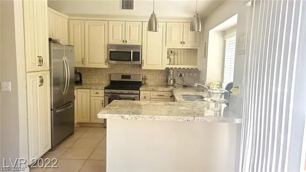 $2,900 | 3301 Beach Port Drive, Las Vegas, NV 89117