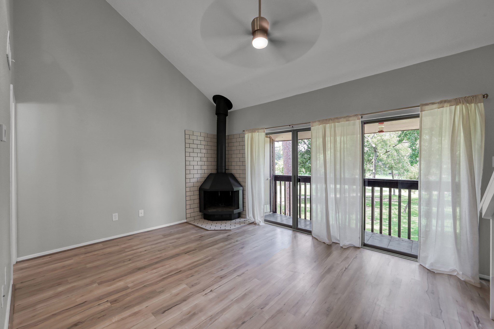 12900 Walden Road, Unit 1010J Montgomery, TX 77356 - Photo 13 of 24 Living Room