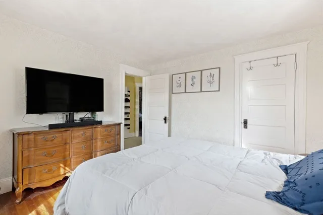 $860,000 | 66 Linden Street, Newton, MA 02464