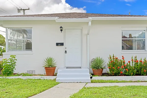 $1,650 | 5208 Spruce Avenue, Unit B, West Palm Beach, FL 33407