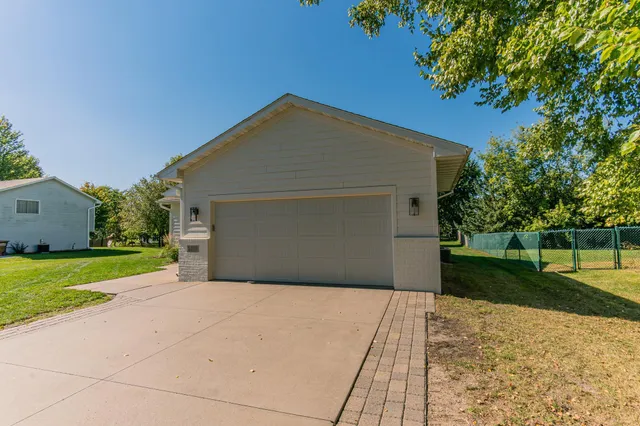 $350,000 | 1409 Pintail Trail, Buffalo, MN 55313