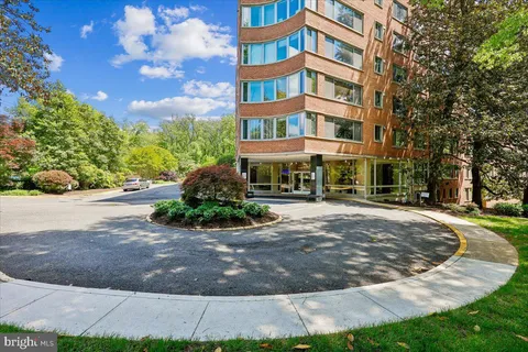 $324,000 | 4200 Cathedral Avenue Northwest, Unit 716, Washington, DC 20016