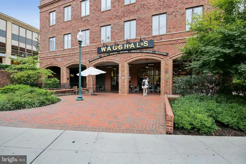$324,000 | 4200 Cathedral Avenue Northwest, Unit 716, Washington, DC 20016