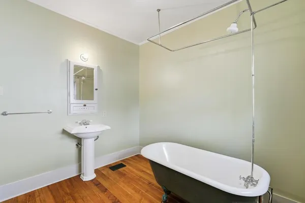 $699,900 | 2044 West Oak Street, Denton, TX 76201