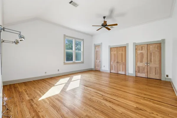 $699,900 | 2044 West Oak Street, Denton, TX 76201