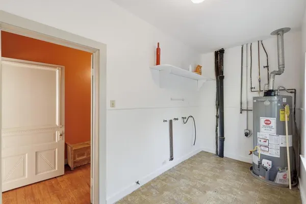 $699,900 | 2044 West Oak Street, Denton, TX 76201