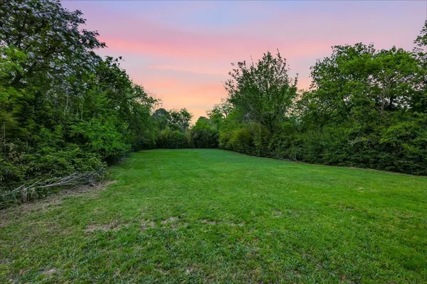 $699,900 | 2044 West Oak Street, Denton, TX 76201