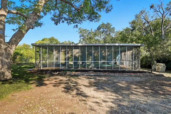 $699,900 | 2044 West Oak Street, Denton, TX 76201