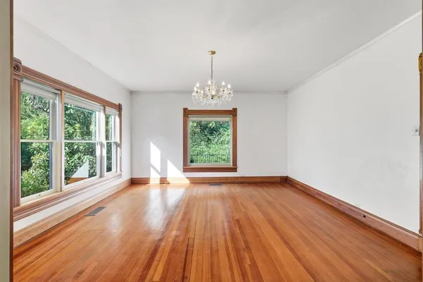 $699,900 | 2044 West Oak Street, Denton, TX 76201