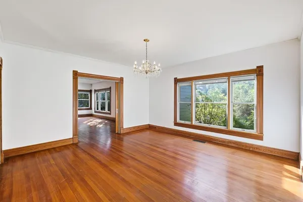 $699,900 | 2044 West Oak Street, Denton, TX 76201